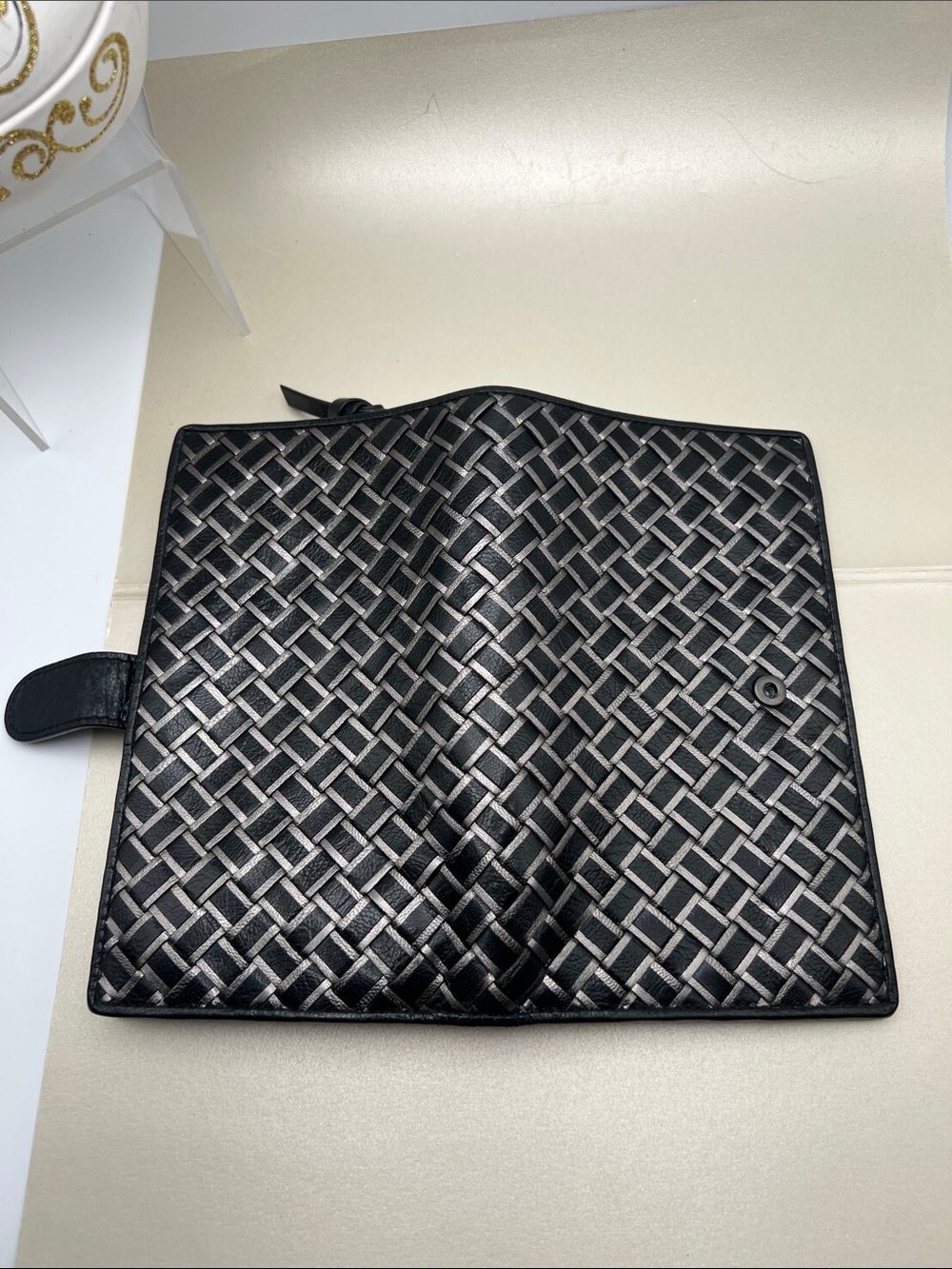 Bottega Veneta Intrecciato Snap Closure Black/Silver Woven Leather Bifold Wallet - Picture 4 of 17